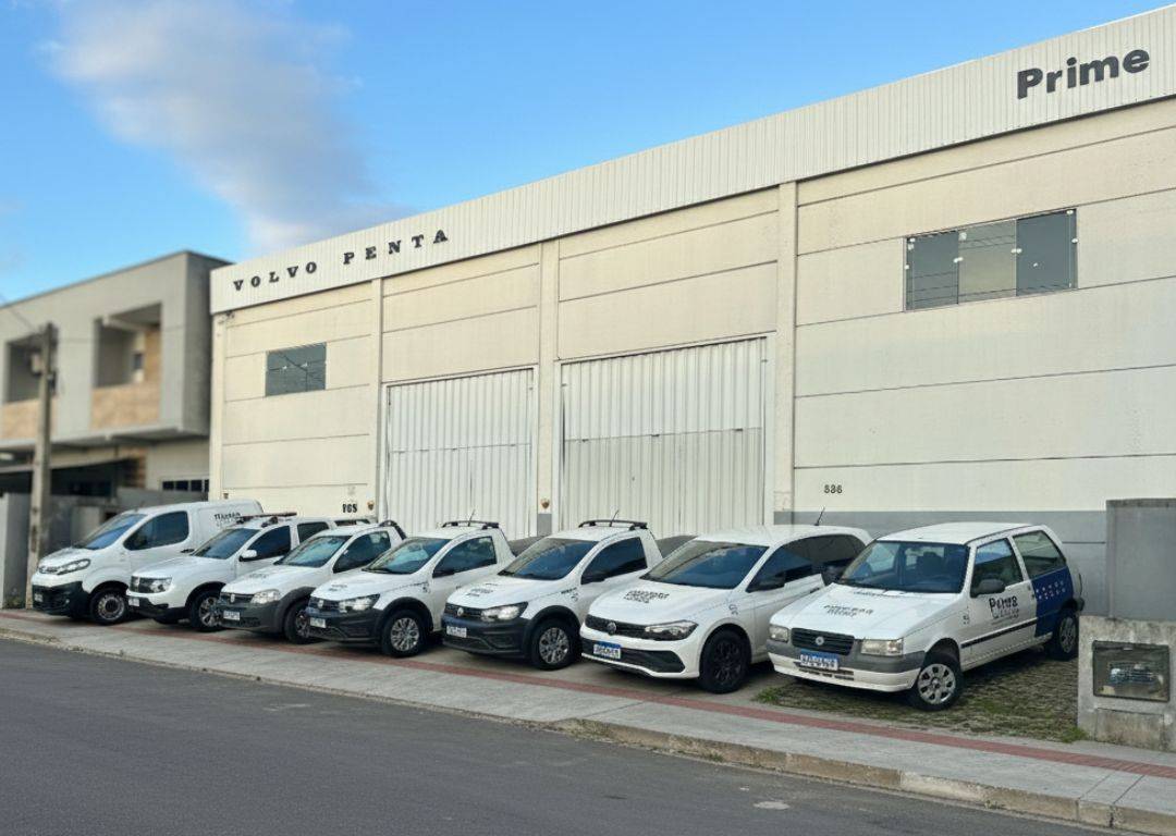 Equipe técnica Prime durante atendimento Volvo Penta